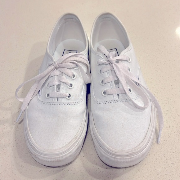 Vans Authentic Classic White lace up. Only worn a few times so quite new - Picture 1 of 3